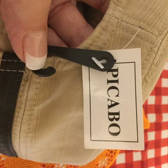 Picabo Cap woman's new never worn - Picture 3 of 4
